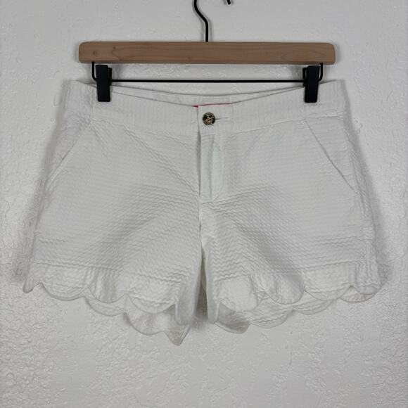 Lilly Pulitzer Buttercup Scallop Hem Short in White Size 2 - Picture 2 of 6